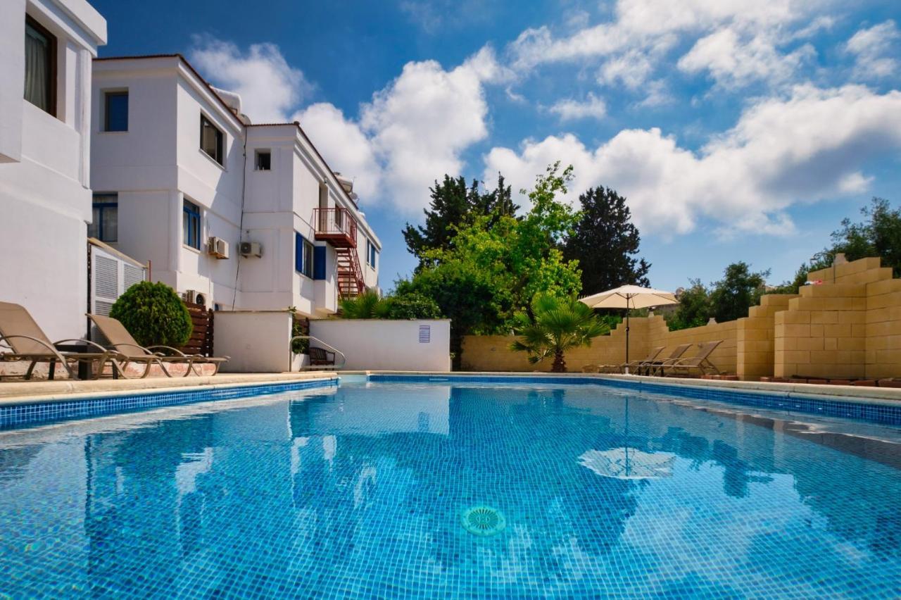 Ferienwohnung Townhouse By The Sea Pirate Harbor Paphos Exterior foto