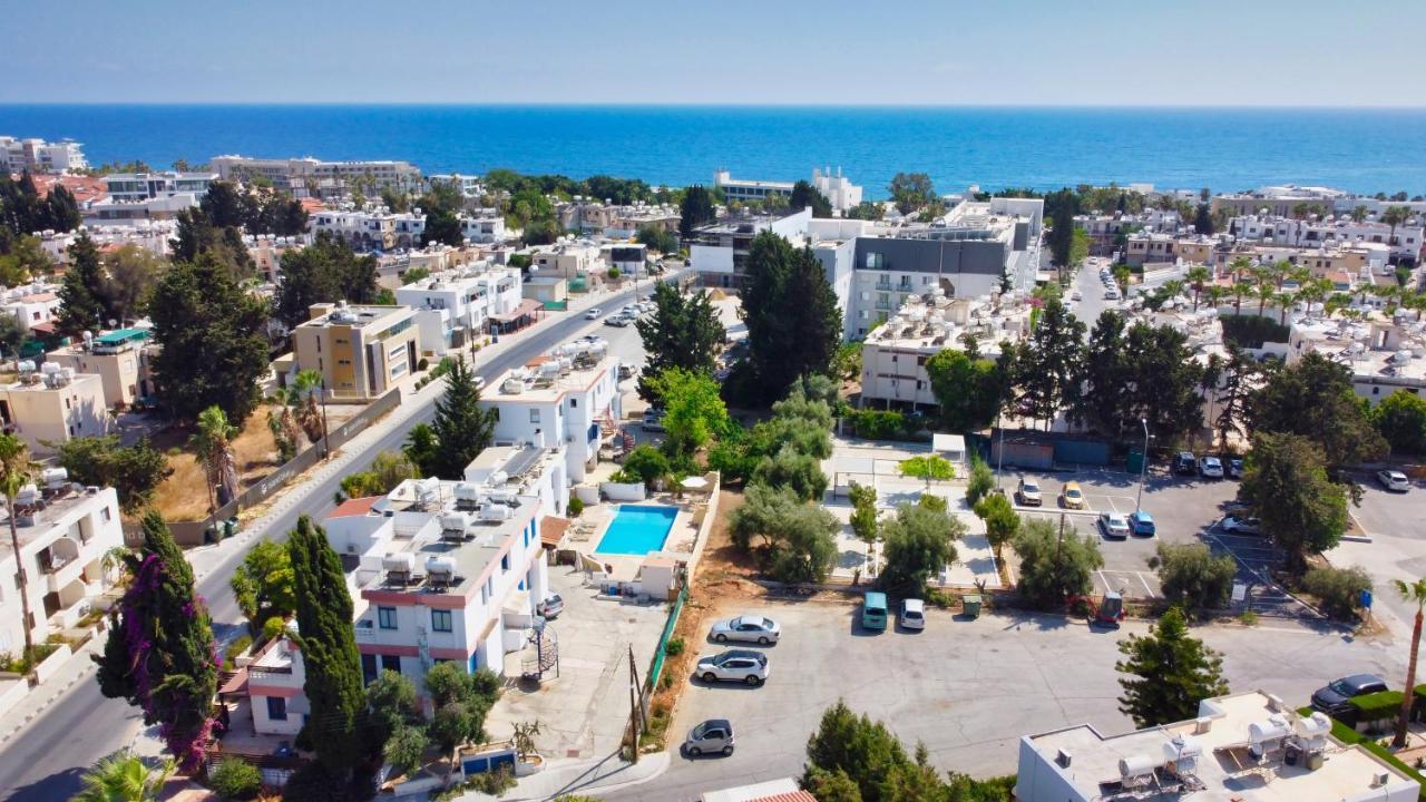 Ferienwohnung Townhouse By The Sea Pirate Harbor Paphos Exterior foto