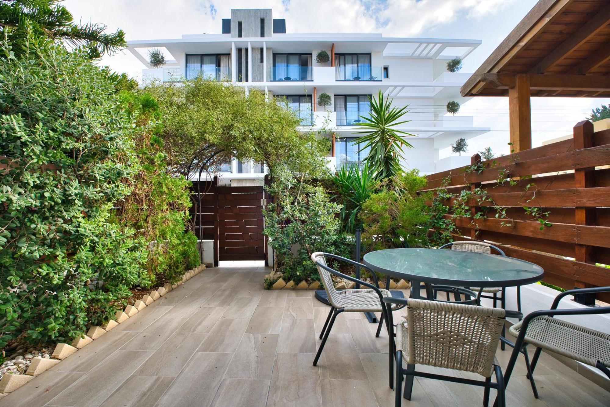 Ferienwohnung Townhouse By The Sea Pirate Harbor Paphos Exterior foto
