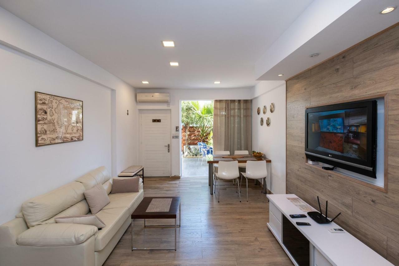Ferienwohnung Townhouse By The Sea Pirate Harbor Paphos Exterior foto
