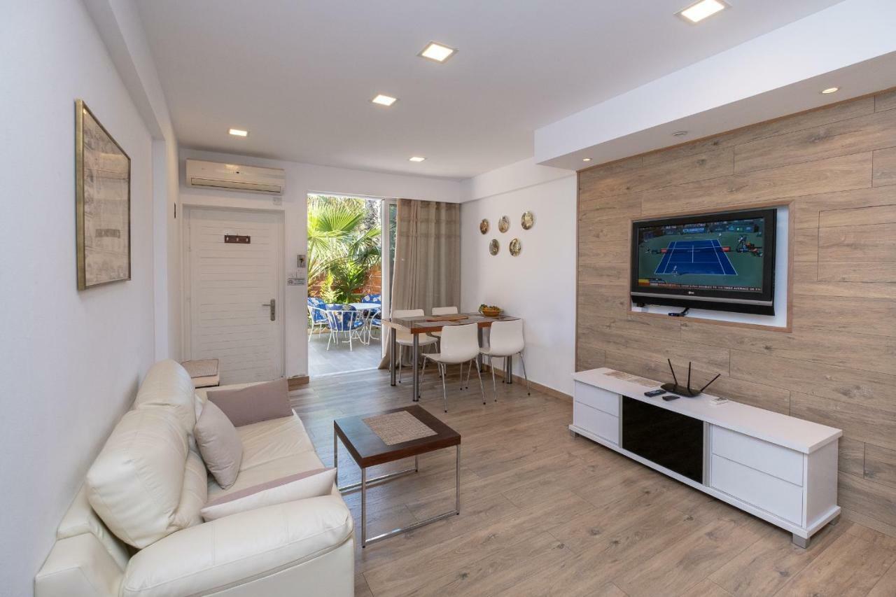 Ferienwohnung Townhouse By The Sea Pirate Harbor Paphos Exterior foto